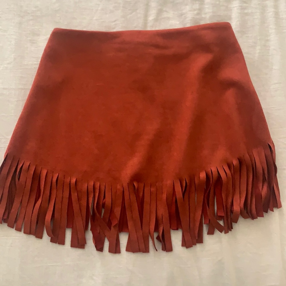 Kittenish skirt